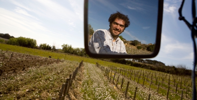 Olivier Pithon in his vineyards (photo from www.lacavedelisa.com)
